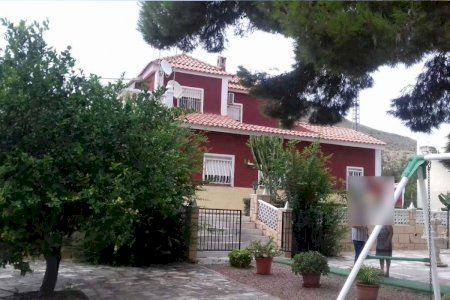 Tanquen un habitatge tutelat de discapacitats al Campello per presumptes maltractaments
