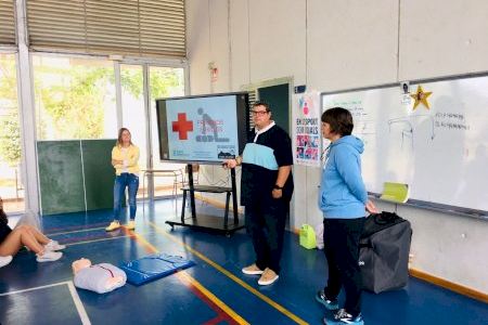 L'Ajuntament d'Alcalà-Alcossebre forma a l'alumnat de l'IES Serra d’Irta en primers auxilis
