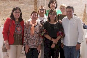 El Encuentro de Clubes de Lectura con Carmen Amoraga reúne a unas 90 personas en Olocau - (foto 6) El Encuentro de Clubes de Lectura con Carmen Amoraga reúne a unas 90 personas en Olocau - (foto 6)