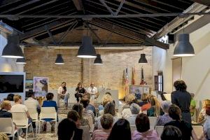 El Encuentro de Clubes de Lectura con Carmen Amoraga reúne a unas 90 personas en Olocau - (foto 10) El Encuentro de Clubes de Lectura con Carmen Amoraga reúne a unas 90 personas en Olocau - (foto 10)