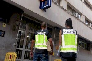 Detenido dos hombres en Benidorm tras cometer un robo con violencia, utilizando la técnica del “mataleón”
