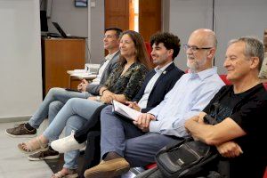 Burjassot y la Universitat de València estrechan sus lazos de colaboración con la presentación de un primer ciclo de conferencias Burjassot y la Universitat de València estrechan sus lazos de colaboración con la presentación de un primer ciclo de conferencias