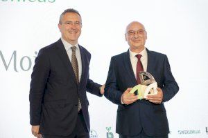 El microbiòleg de la UA Francis Mojica arreplega el Premi Anove en la categoria de “Noves Tècniques” - (foto 3)