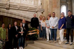 Vila-real peregrina a la tomba de Jaume I en l'any del 750é Aniversari de la Fundació de la ciutat i la parròquia Arxiprestal - (foto 3) Vila-real peregrina a la tomba de Jaume I en l'any del 750é Aniversari de la Fundació de la ciutat i la parròquia Arxiprestal - (foto 3)
