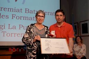 La Puríssima de Torrent gana el premi literari modalitat Batxillerat del Consell Valencià de Cultura - (foto 3)
