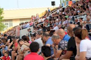 San Vicente se prepara para acoger el partido de ascenso entre el Jove y el Xerez que tendrá lugar mañana en el estadio municipal