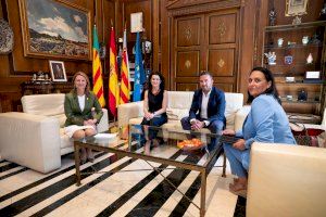 Begoña Carrasco recibe a miembros de la Fundación Hortensia Herrero Begoña Carrasco recibe a miembros de la Fundación Hortensia Herrero