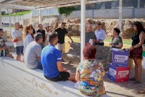 Ballester atiende las sugerencias de los vecinos de La Serratella en una nueva edición de ‘Barri a Barri’ en Onda