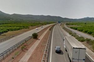 Corte total en la A-7 a la altura de Nules por el accidente de un camión