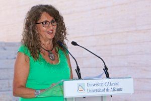 El acto inaugural de los Cursos de Verano Rafael Altamira de la UA, broche final del 125 aniversario de la Extensión Universitaria - (foto 3)