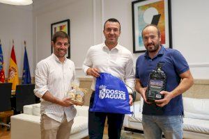 Dos Aguas renovará la piscina y el alumbrado público y creará un nuevo gimnasio con ayuda de la Diputación Dos Aguas renovará la piscina y el alumbrado público y creará un nuevo gimnasio con ayuda de la Diputación