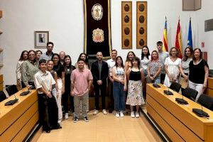 Algemesí incorpora dotze becaris en el programa formatiu municipal