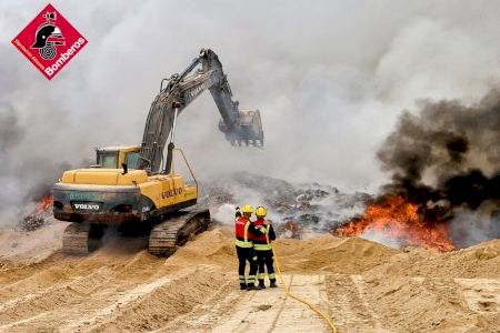 Sigue ardiendo el vertedero de Jijona: Estos son los consejos para la población