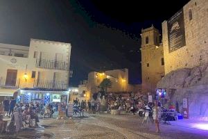 Peñíscola programa shows musicales, actuaciones de humoristas, teatro y magia en su casco antiguo Peñíscola programa shows musicales, actuaciones de humoristas, teatro y magia en su casco antiguo