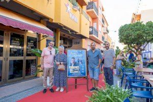 Sergi Miralles y Empar Ferrer presentaron en el Festival de Cine de l’Alfàs la película ‘L’àvia i el foraster’
