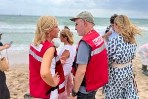 Retiran 1 kilómetro de fuel de las playas afectadas en Valencia por la marea negra - (foto 2)