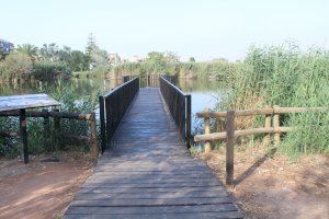 L'Estany de Nules ja llueix la nova i esperada passarel·la: més segura, accessible i renovada