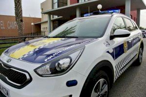 Acude a la Jefatura de la Policía Local de El Campello para recoger su coche y a su hijo y acaba detenido Acude a la Jefatura de la Policía Local de El Campello para recoger su coche y a su hijo y acaba detenido