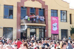 Cientos de niños y niñas disfrutan del chupinazo infantil en la Tenencia de Alcaldía