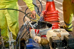 Mobilitat repinta la senyalització viària en diferents barris i reforça la seguretat viària de la plaça de la Marató - (foto 3)