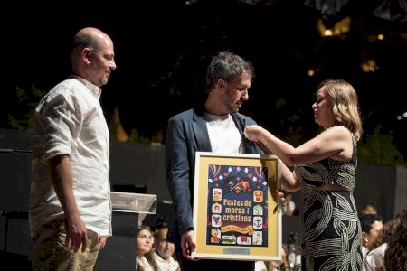 La música y el pregón anuncian la llegada de las fiestas de Xixona