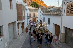 Olocau concluye las Fiestas de Agosto con la Procesión en honor a su Patrón, San Roque - (foto 10)