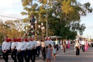 La Reina y damas de la Vila presiden la celebración en honor a Sant Roc - (foto 3)