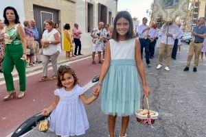 La Reina y damas de la Vila presiden la celebración en honor a Sant Roc - (foto 5)