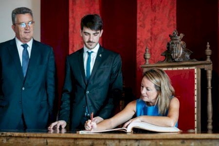 La alcaldesa de Castellón visita Morella y asiste a los actos del LV Sexenni