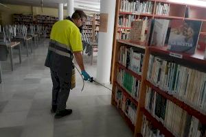 El Ayuntamiento de Almenara lleva a cabo un tratamiento preventivo contra la lepisma e insectos rastreros en la Biblioteca Joan Fuster - (foto 2)
