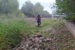 Benicàssim se prepara ante posibles inundaciones con una limpieza exhaustiva de imbornales y barrancos Benicàssim se prepara ante posibles inundaciones con una limpieza exhaustiva de imbornales y barrancos