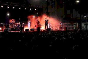 La música, la cultura, la tradició i la pólvora omplin Alaquàs de festa en la nit del 4 de setembre