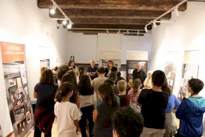 Alaquàs inaugura la exposición biográfica itinerante sobre Vicent Andrés Estellés - (foto 5)