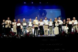 El ayuntamiento reconoce a 103 jóvenes de Torrevieja su esfuerzo y superación con los premios de excelencia académica - (foto 6) El ayuntamiento reconoce a 103 jóvenes de Torrevieja su esfuerzo y superación con los premios de excelencia académica - (foto 6)