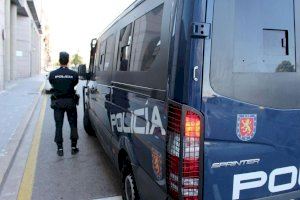 Un macro operativo policial acaba con 167 personas identificadas y 5 detenidas en la estación de autobuses de Valencia Un macro operativo policial acaba con 167 personas identificadas y 5 detenidas en la estación de autobuses de Valencia