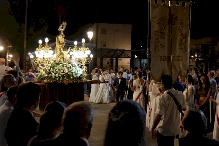 Benetússer rinde homenaje a su patrona