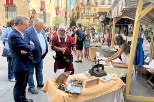 Así es el mercado de oficios y actividades medievales que acoge la plaza Manises de Valencia este fin de semana - (foto 3)