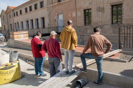 El Ayuntamiento de Morella instala rampas para hacer accesibles la Escuela Infantil y la Escuela de Música