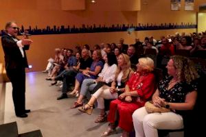 Benidorm conmemora el Día de la Salud Mental con la lectura de un manifiesto y actuaciones en favor de AFEM - (foto 2) Benidorm conmemora el Día de la Salud Mental con la lectura de un manifiesto y actuaciones en favor de AFEM - (foto 2)