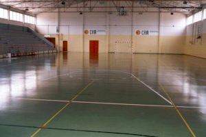 Alicante avanza en la remodelación de pavimentos deportivos con las obras en el ‘Nacho Novoa’ de Ciudad Jardín