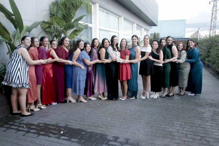 La Falla Barri La Vila proclama a Judith Felis y Sara Foncubierta como Falleras Mayores 2025