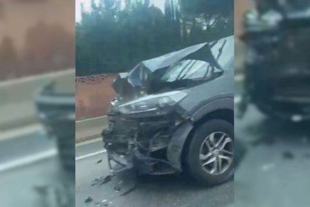 Un herido al chocar un camión y un coche en la carretera de l’Alcora Un herido al chocar un camión y un coche en la carretera de l’Alcora