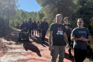 La cuarta Ruta Universal de Olocau combina naturaleza e inclusión con el recorrido ‘Plantas medicinales de la Calderona’
