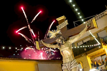 Con la procesión y la embajada al Cristo del Buen Acierto finalizan las fiestas de l'Alfàs del Pi de 2024