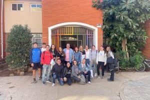 Estudiantado de Maestro de la UJI ofrece apoyo a centros escolares afectados por la DANA