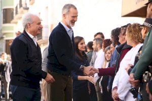 Els Reis visiten Utiel, el primer poble arrasat per la Dana