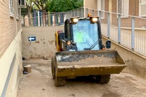 La Diputación inicia en Picanya la extracción de lodos y residuos de 660 garajes para evitar problemas de salud - (foto 4) La Diputación inicia en Picanya la extracción de lodos y residuos de 660 garajes para evitar problemas de salud - (foto 4)