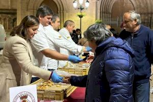 El Gremi de Forners, Turismo y Comercio reparten 2.000 ‘pastissets de Nadal’ para promocionar la gastronomía castellonense