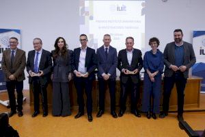 El IUIT de la Universidad de Alicante reconoce a profesionales del sector turístico con la entrega de sus premios anuales El IUIT de la Universidad de Alicante reconoce a profesionales del sector turístico con la entrega de sus premios anuales