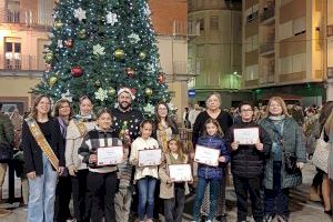 Nules dóna la benvinguda al Nadal amb l’encesa de l’arbre i l’enllumenat decoratiu